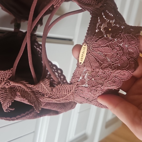 Elegant Lace Bralette in Brown - Picture 11 of 12